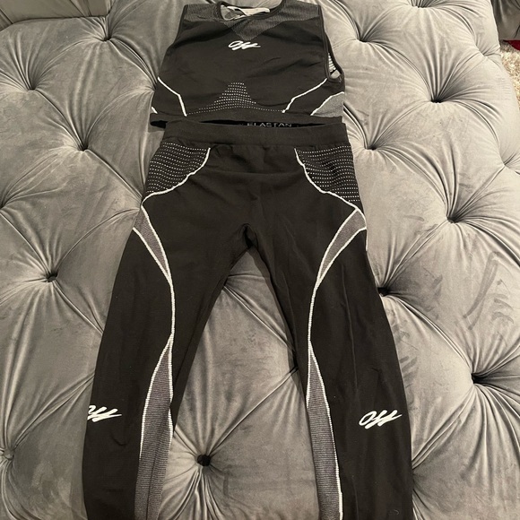 Off white 2 piece - Picture 2 of 3